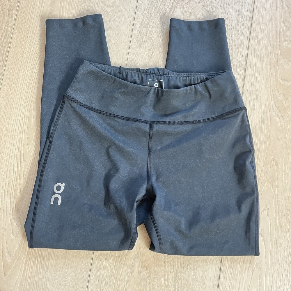 On Cloud Performance Running Tights Black Reflective Women Sz Small 7/8 Length - Picture 4 of 9